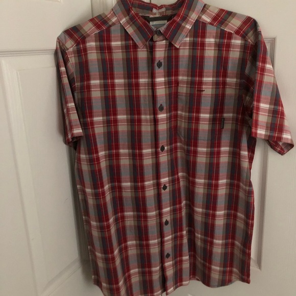 Like New Columbia SSBD - red plaid short sleeve button down- Mens M - Picture 6 of 6